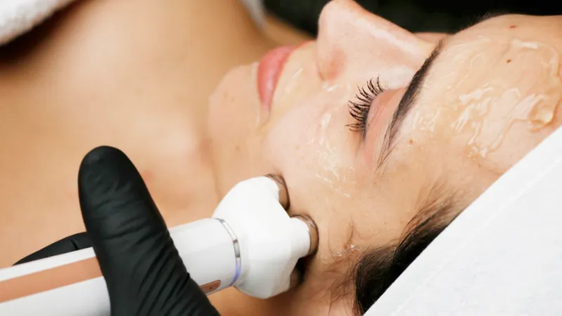 Jovena hỗ trợ săn chắc cơ và trung bì nhờ công nghệ sóng điện từ tần số cao